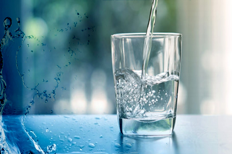 Người ta đã khẳng định rằng uống nước có thể giúp giảm cân, đặc biệt khi bạn uống 1 cốc nước trước bữa ăn